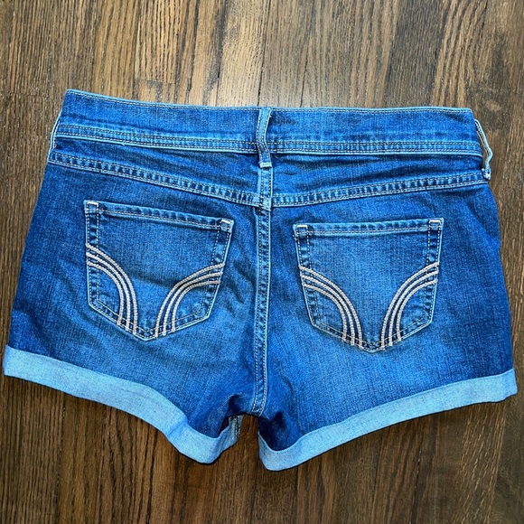 Hollister Midi Shorts - Picture 2 of 3